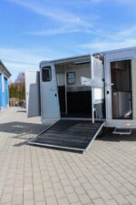 ANKA STALLION Anhänger + Wohnbereich (Home Car) – 2 Pferde, Köpfe zum Heck – Bild 8