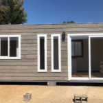 Container-Hütte „BaseCamp“ – Moderne Unterkunft 15 m² (6 × 2,5 m)