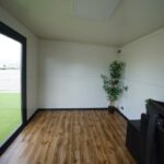 Wohnmodul 4×3 m – Modernes Design mit Holzoptik-Finish – Bild 2